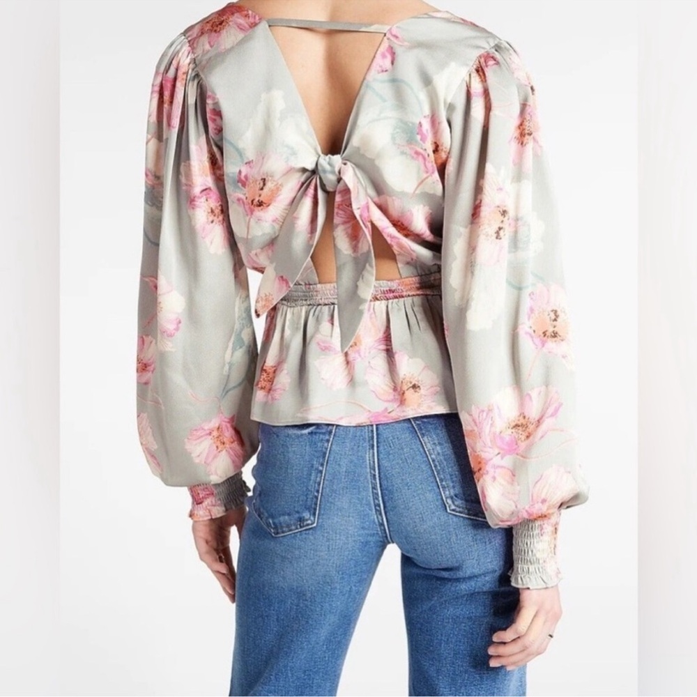 Express Ladies Sage Color Top With Raspberry Whit… - image 2